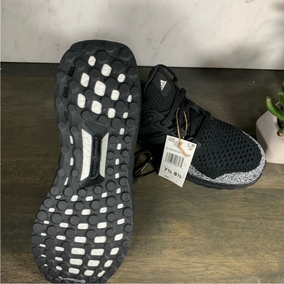 adidas UltraBOOST 1.0 DNA Oreo Toe - Picture 6 of 9